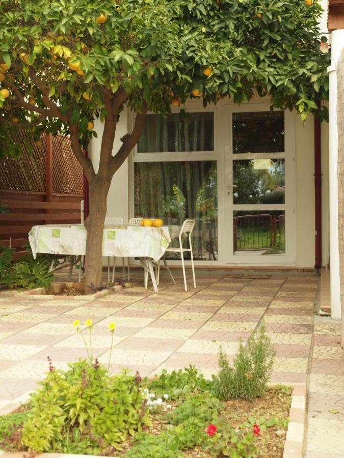 Moon-Light Studio Hotel Larnaca Exterior foto